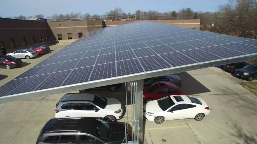 Tettoia fotovoltaica per parcheggio auto